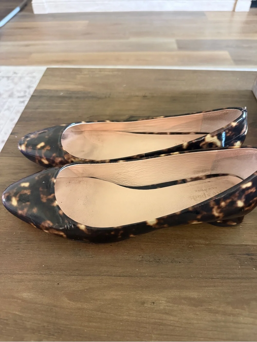 KATE SPADE Tortoise Print FALLYN Patent Leather   Flats Shoes size 9 GUC